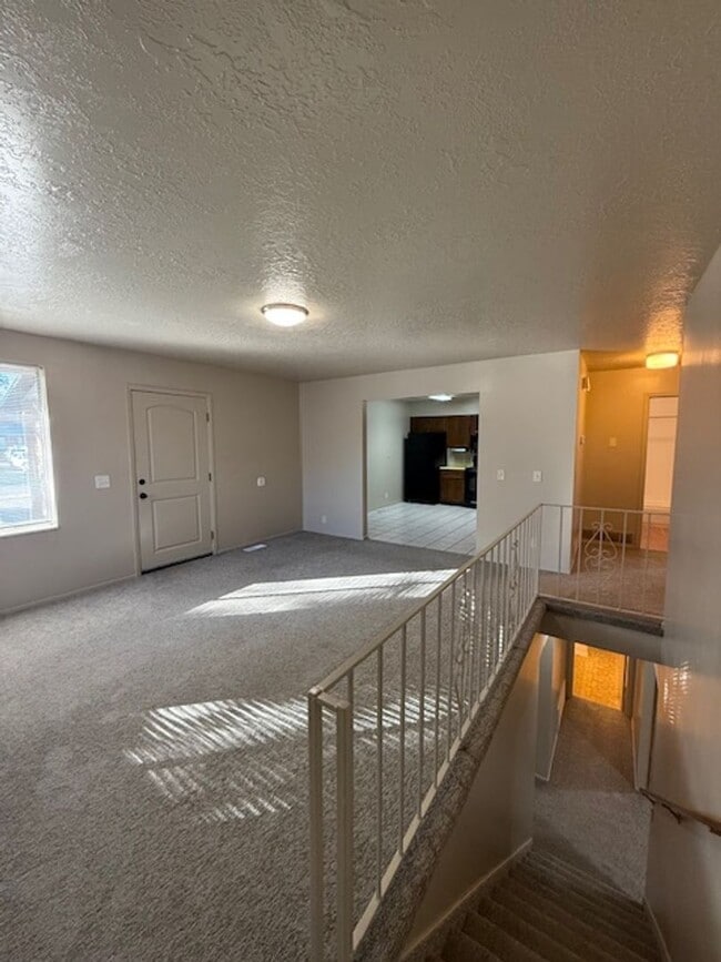 Building Photo - 537 E Acoma Rd
