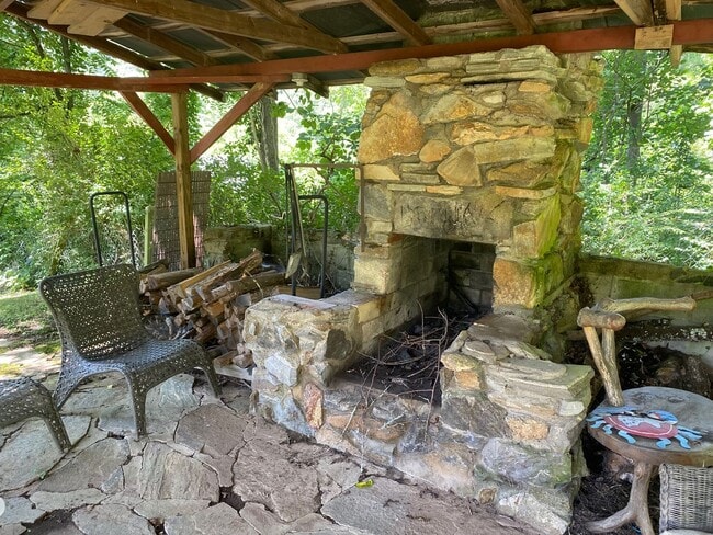 Building Photo - North AVL - Spacious Home with Large Yard and Outdoor Fireplace!