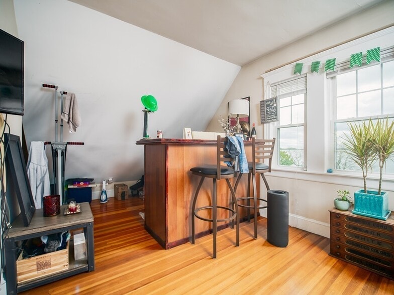 Building Photo - 777 Columbia Rd