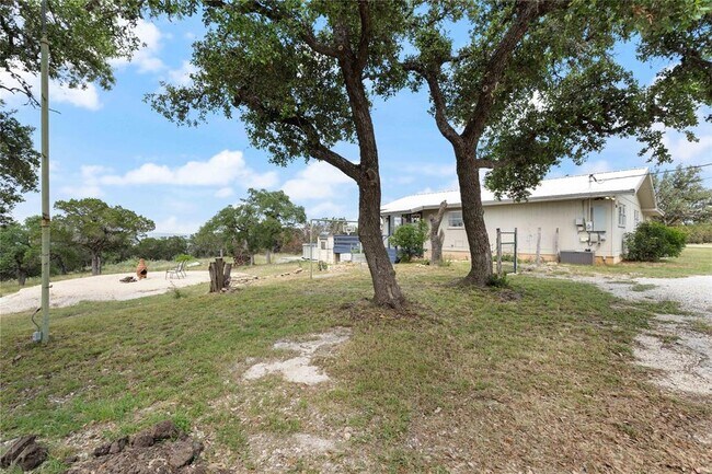 Building Photo - 2351 Skyline Dr