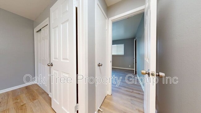 Building Photo - 418 6th St