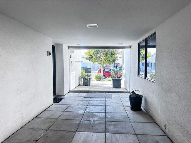 Building Photo - Carlsbad Village  Furnished 2 bedroom/2 ba...