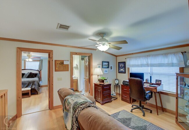 Building Photo - Rental with Country Living at its Finest