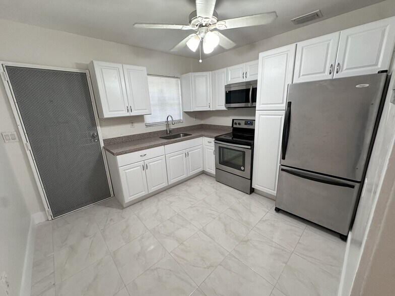 Building Photo - 1222 NW 53rd St