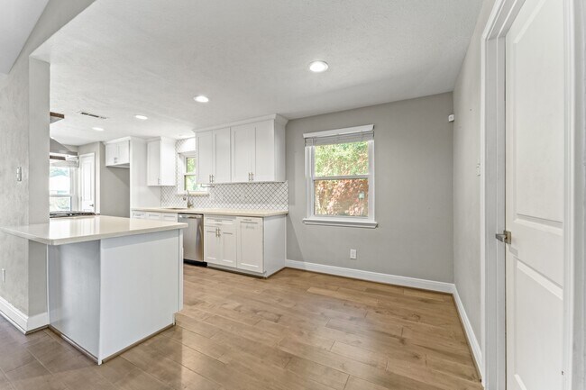 Building Photo - 2515 Blue Willow Dr