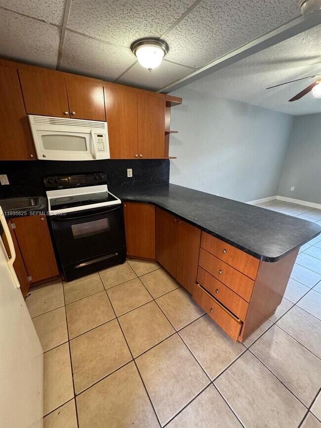 Building Photo - 652 NW 3rd St