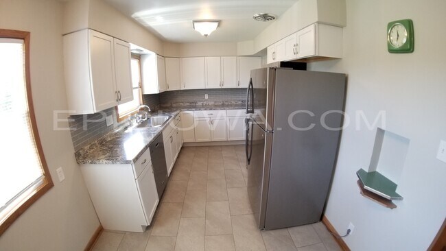 Building Photo - 1619 11th St NW