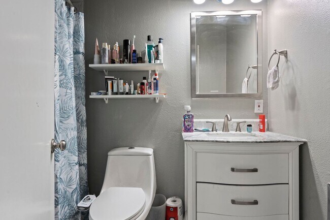 Building Photo - Charming 2 bedroom unit in Sparks