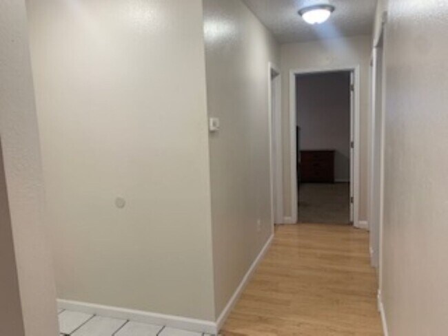 Building Photo - Nice Three Bedroom, 2 Bath home for rent.