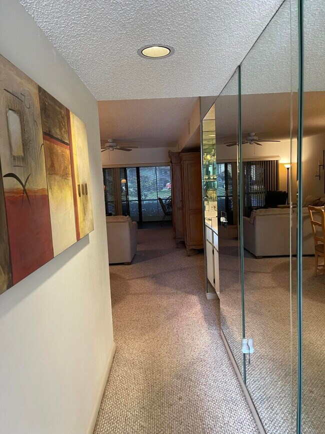 Building Photo - 1401 Pinecrest Cir