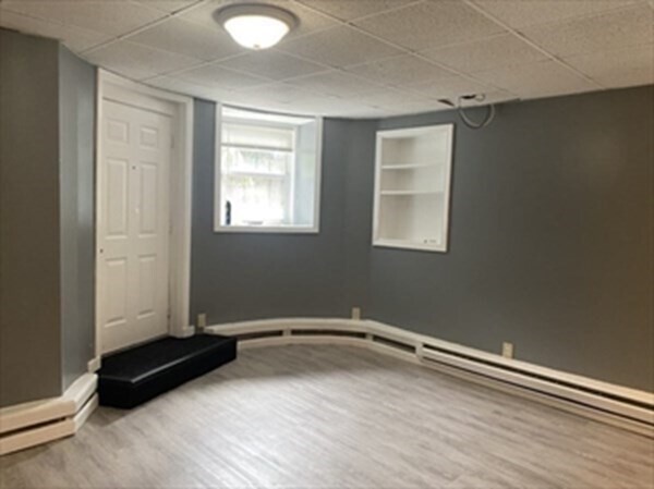 Building Photo - 1064 Beacon St