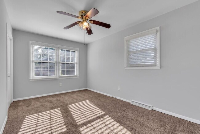 Building Photo - Spacious 3 Bedroom, 2 Bath Home with Dual Living Areas & Energy-Saving Solar Panels! $2000/mo rent