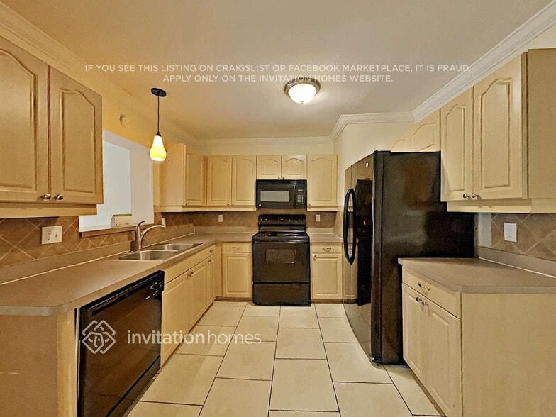 Building Photo - 2219 25th Ave W