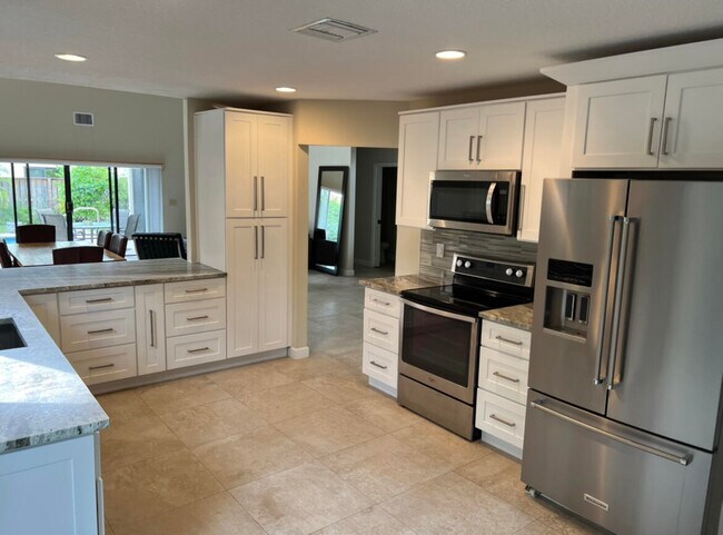 Building Photo - 2579 La Lique Cir