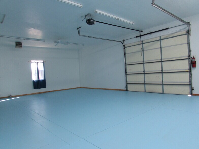 Building Photo - 3271 C 1/2 Rd