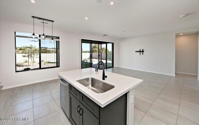 Building Photo - 5744 E Killen Loop