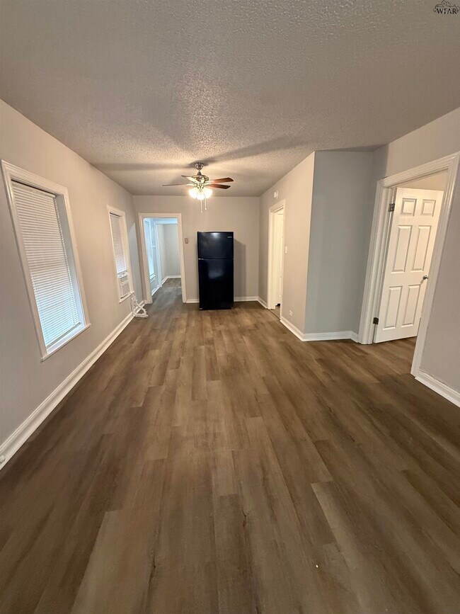 Building Photo - 3102 Ave K