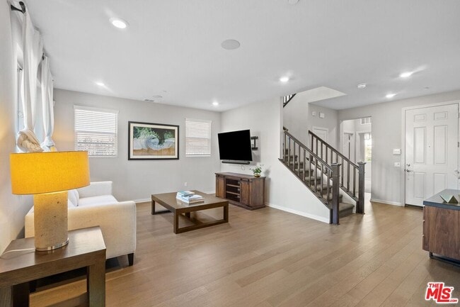 Building Photo - 1203 Beach Ln