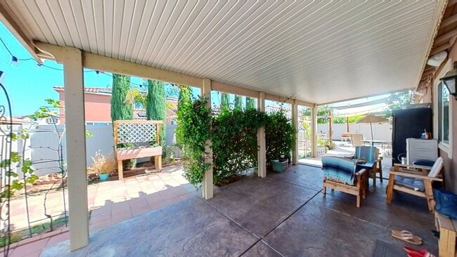 Building Photo - 848 Reyana Way