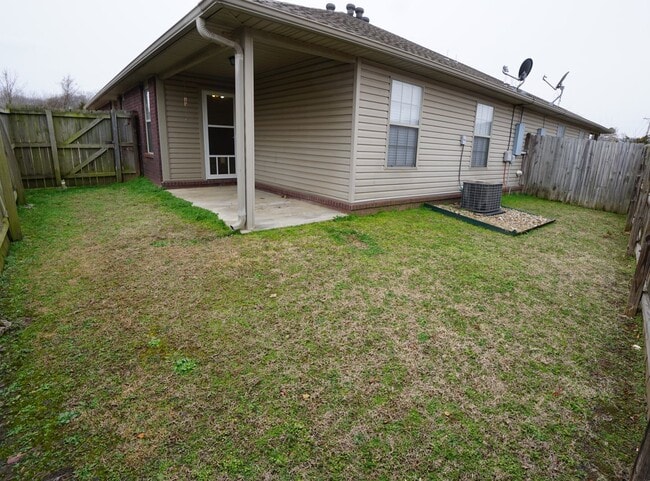 Building Photo - 2610 Dora Rd