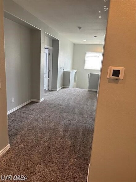 Building Photo - 2805 Alma Lidia Ave