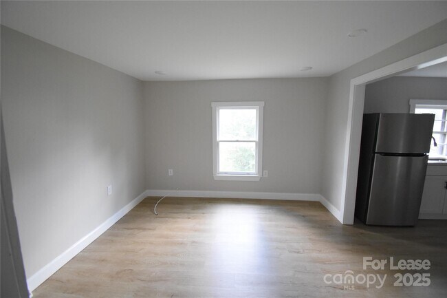 Building Photo - 665 Central Dr NW