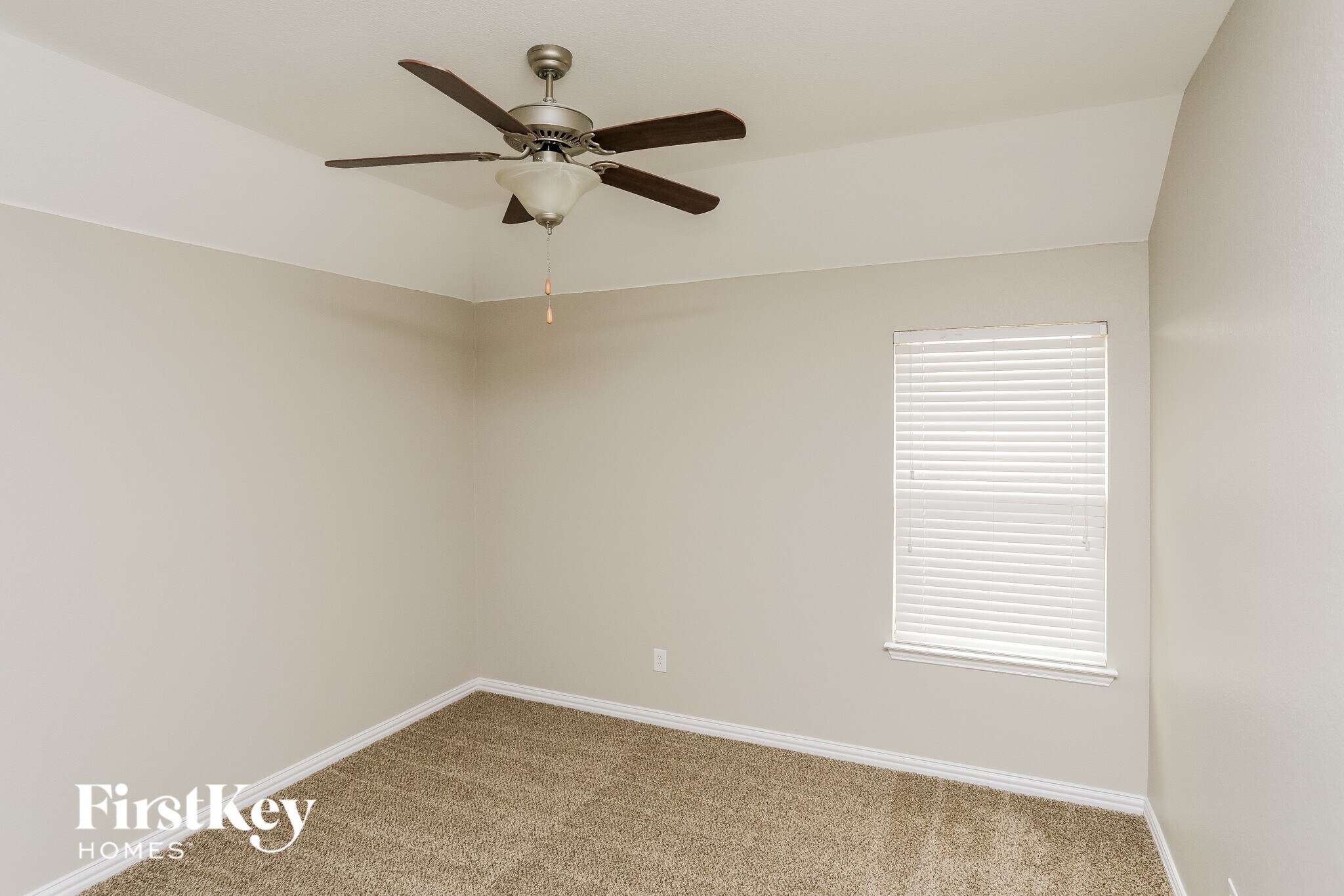 Building Photo - 150 Cameron Dr