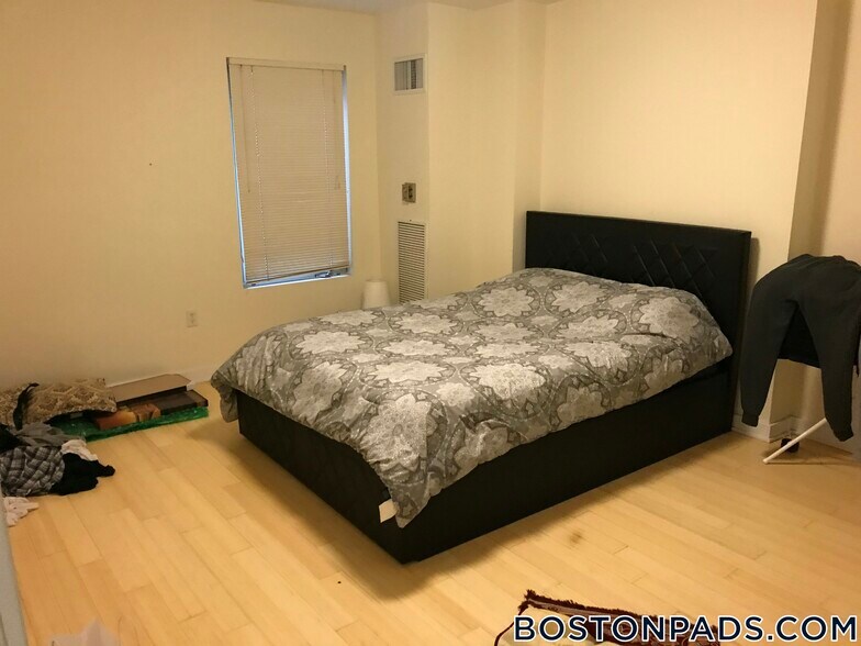 Building Photo - 40 Boylston St