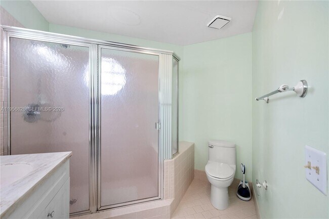 Building Photo - 2707 Pinewood Ct