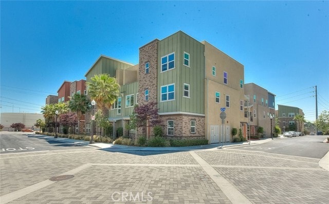 Building Photo - 8872 Maple Ave