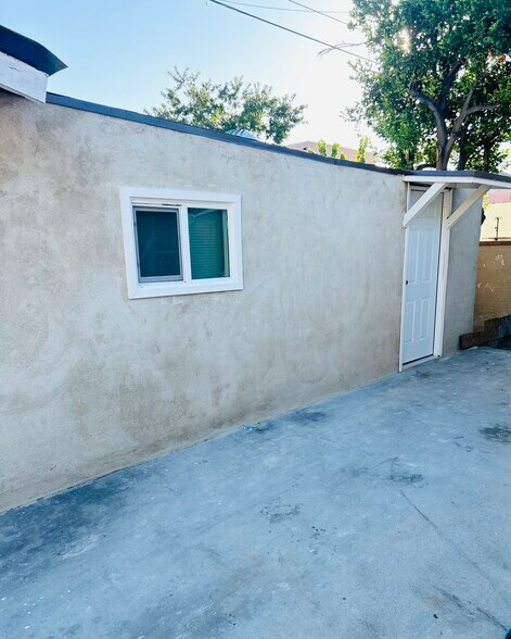 Building Photo - 2624 Live Oak St