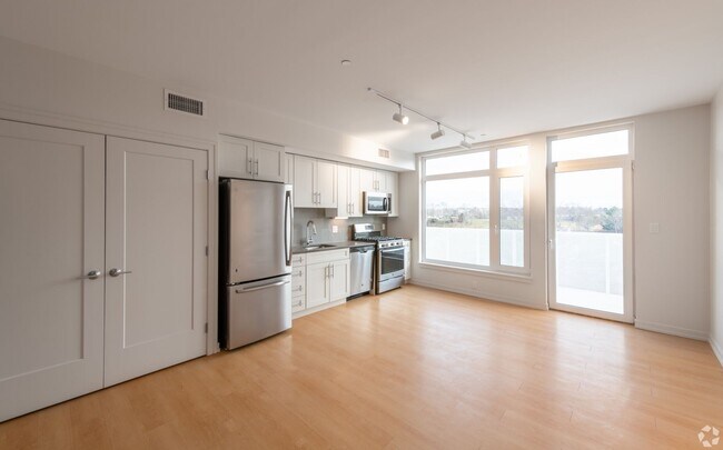 Building Photo - GORGEOUS Cambridge 2 bed/2 bath with centr...