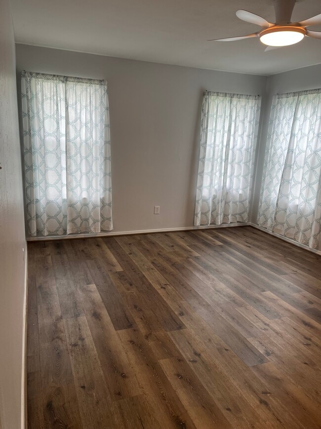 Building Photo - 8834 Sandcastle Ct