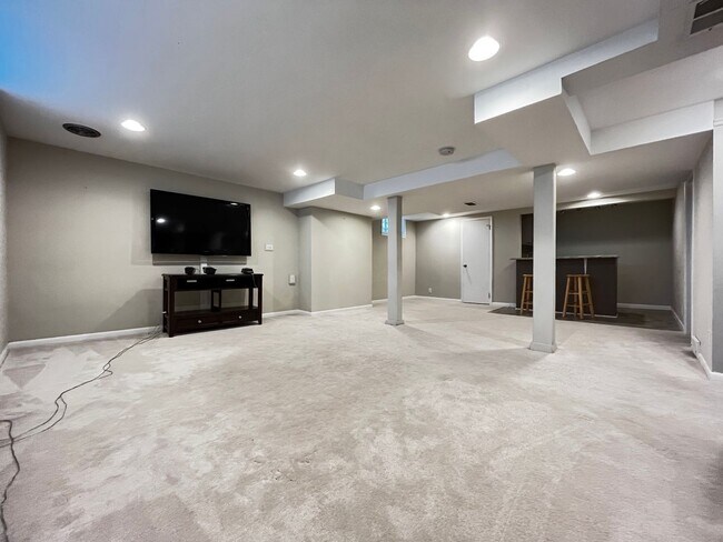 Building Photo - 3120 Jersey Ave S