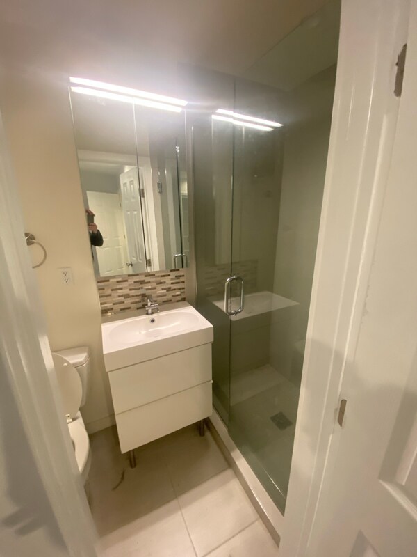 Building Photo - 505 N Alfred St