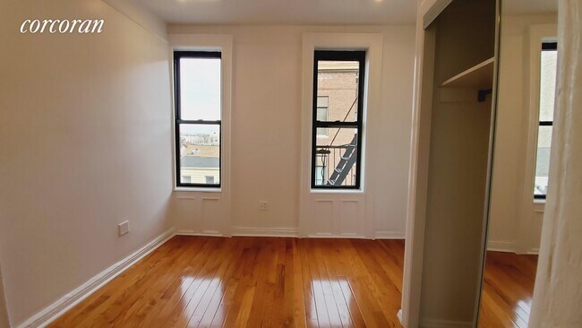 Building Photo - 132 N 1st St