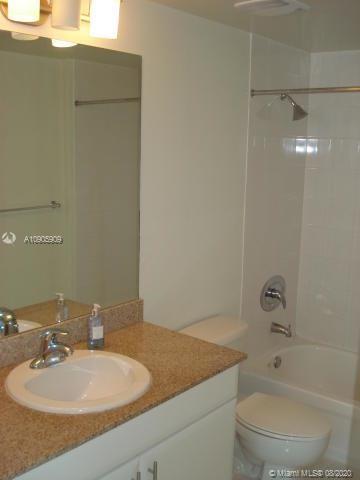 Building Photo - 1871 NW South River Dr