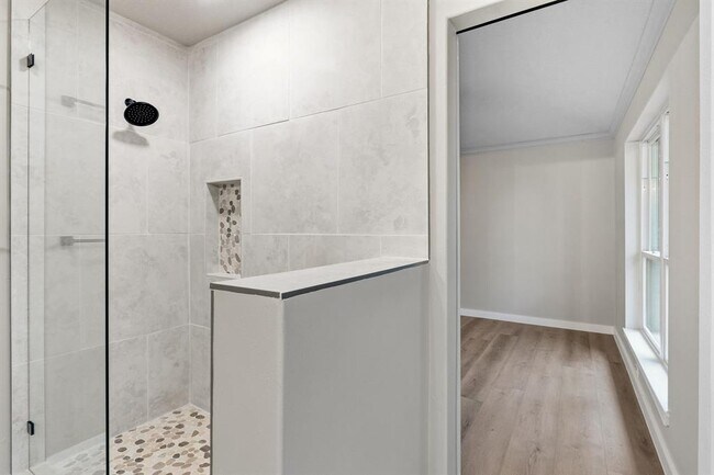 Building Photo - 900 Morgan Hill Dr