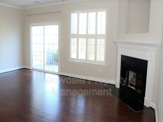 Building Photo - 308 Hamlet Park Dr