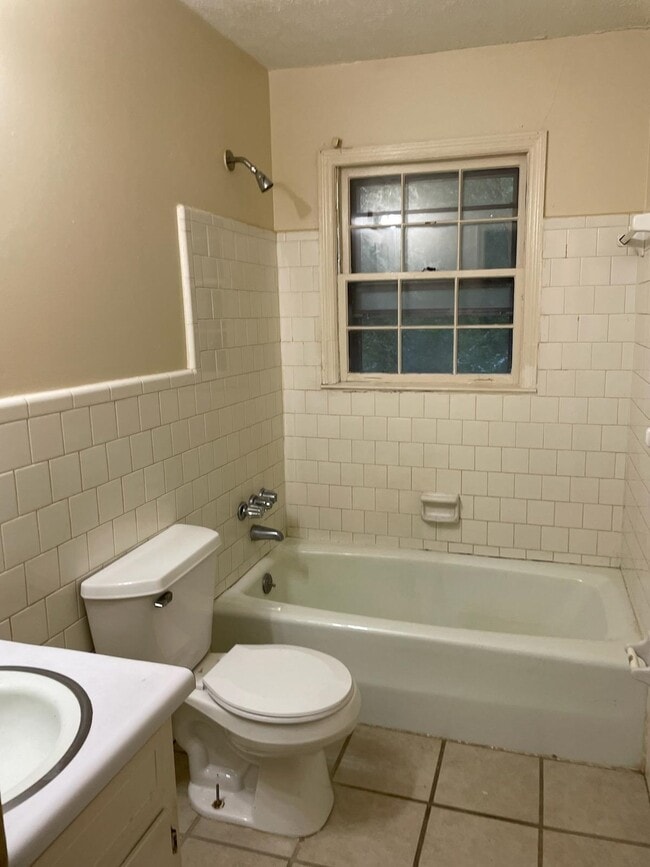 Building Photo - 4522 Montclair Dr
