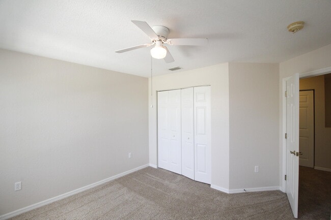 Building Photo - 105 Turpial Way