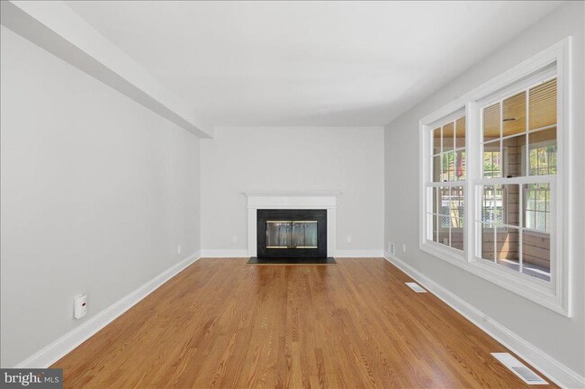 Building Photo - 5736 8th Rd N