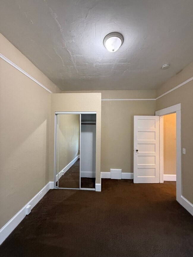 Building Photo - 511 A St