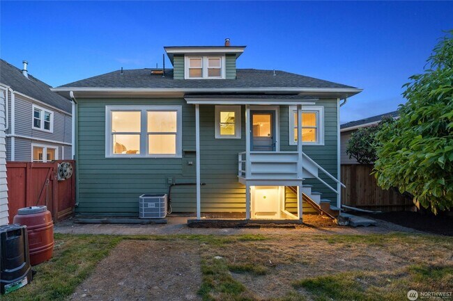 Building Photo - 4Bd/2Ba Seattle House