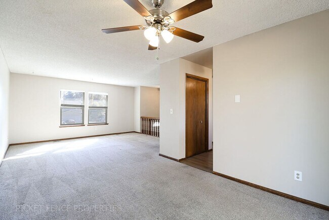 Building Photo - Beautiful 2 Story Home in Loveland