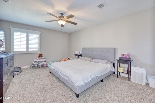 Building Photo - 2163 Enchanted Brk Dr