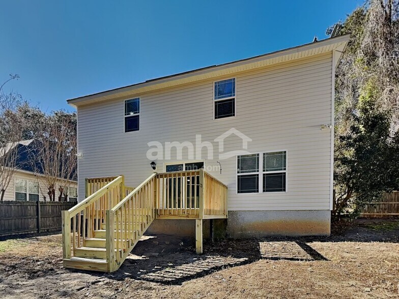 Building Photo - 501 Dresler Rd