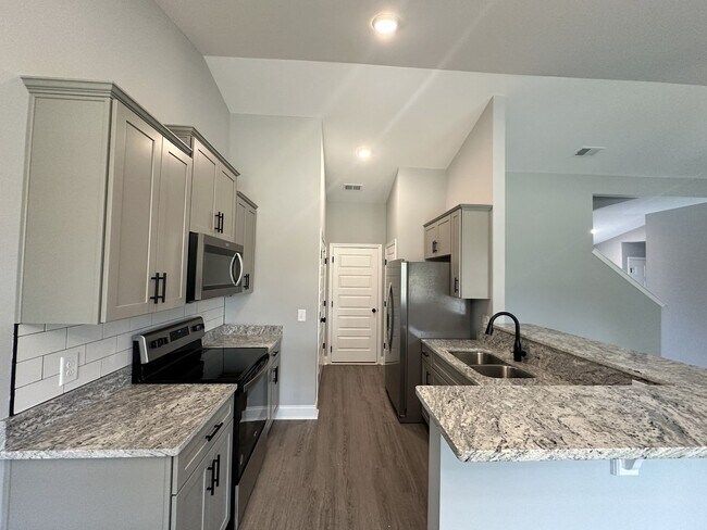 Building Photo - 1020 Addler Dr