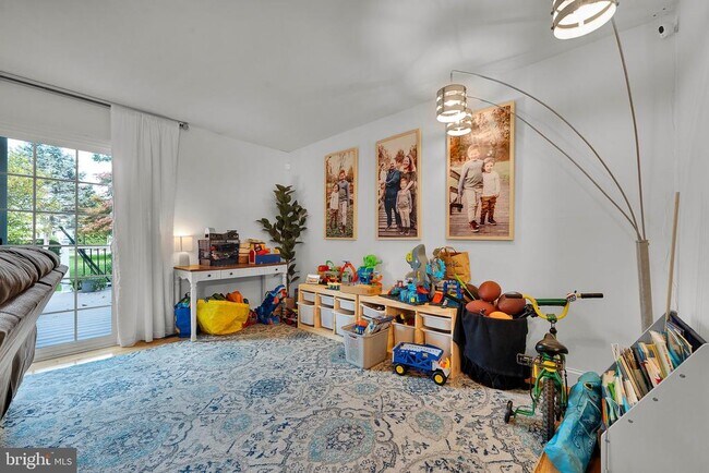 Building Photo - 301 Cherokee Cir