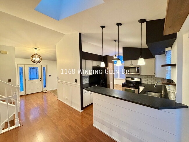 Building Photo - 1168 Winding Glen Dr